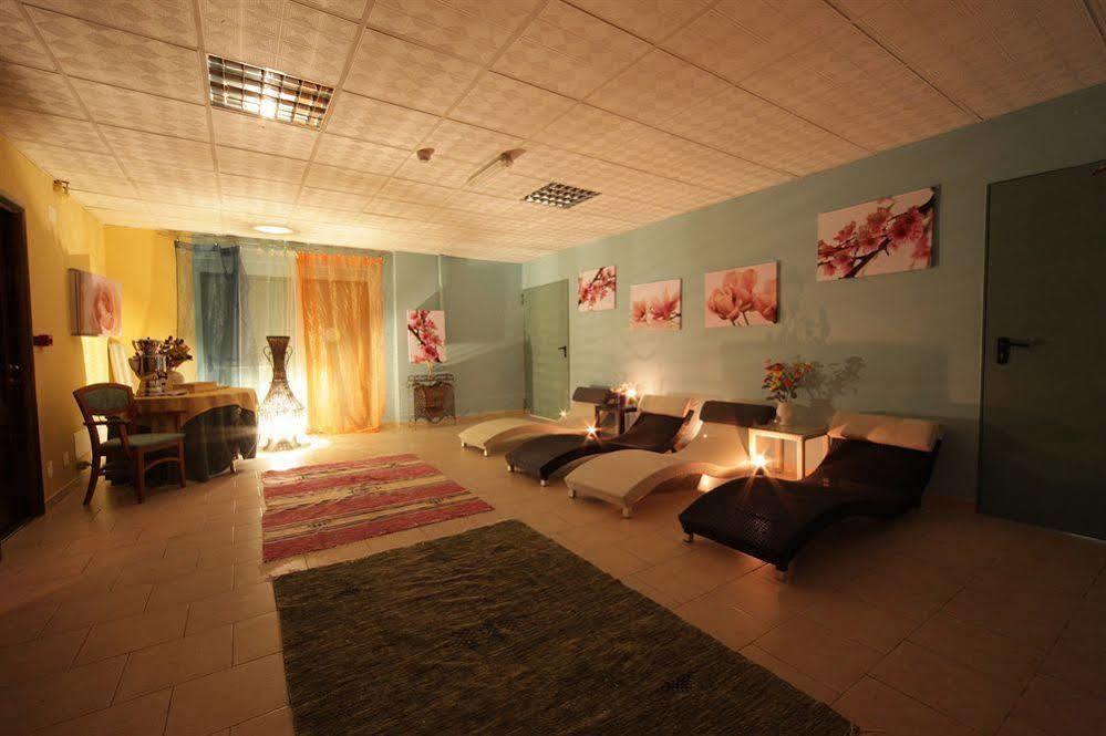 Hotel Residence Adria Rodi Garganico Extérieur photo