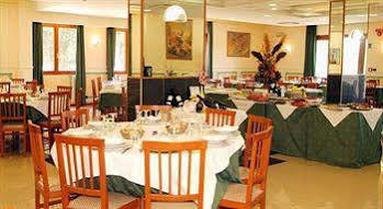 Hotel Residence Adria Rodi Garganico Extérieur photo