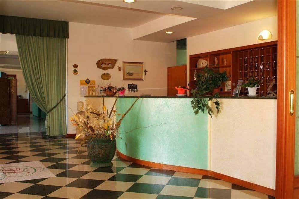 Hotel Residence Adria Rodi Garganico Extérieur photo