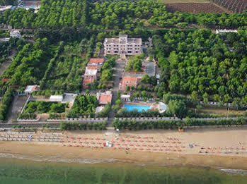 Hotel Residence Adria Rodi Garganico Extérieur photo