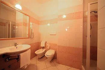 Hotel Residence Adria Rodi Garganico Extérieur photo